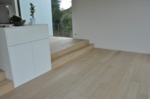 trap gebleekte eik